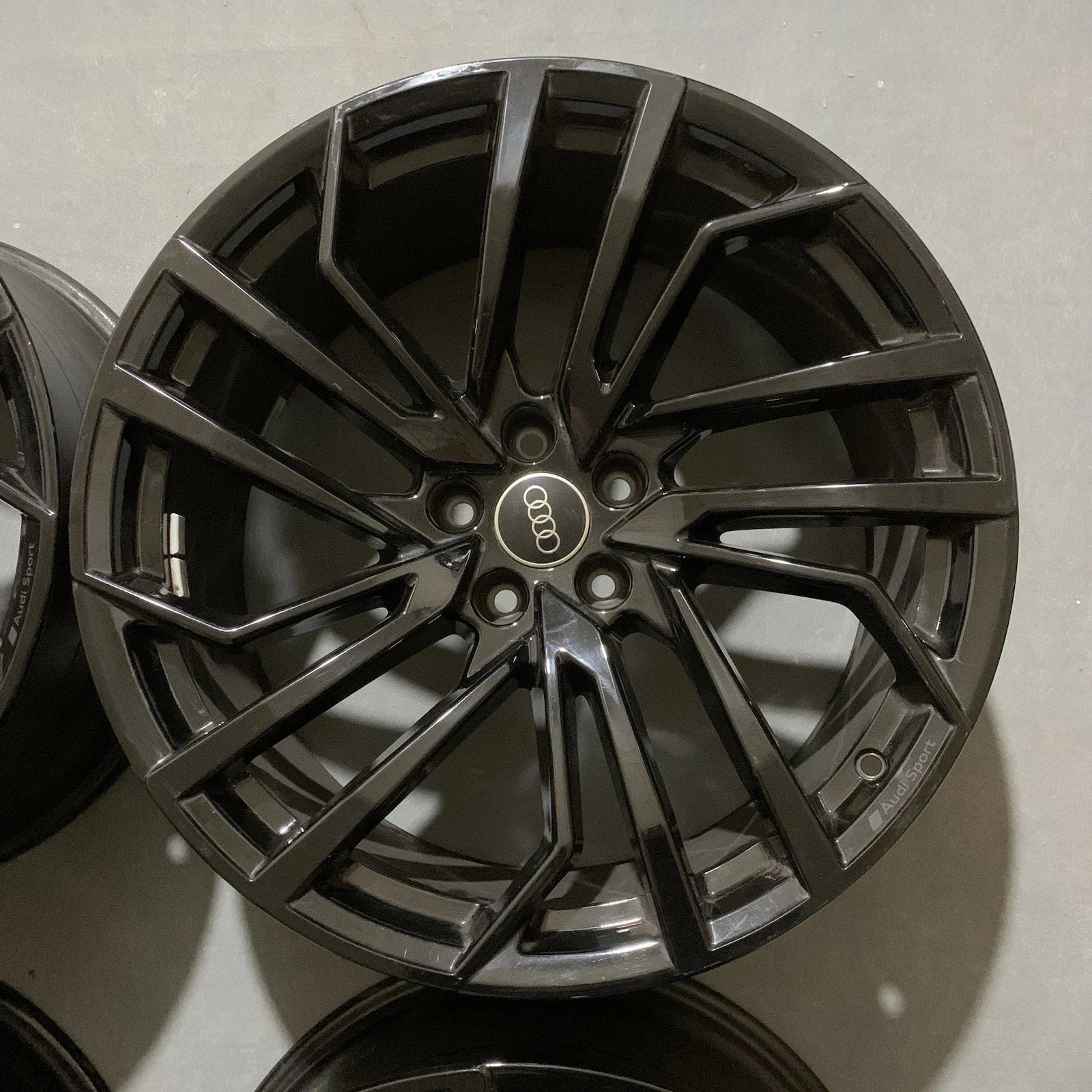 Set of 4 OEM Factory Audi RS5 RS4 2017-2025 20" Wheels Rims 8W0601025FE/FT