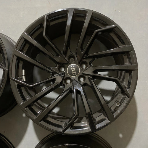 Set of 4 OEM Factory Audi RS5 RS4 2017-2025 20" Wheels Rims 8W0601025FE/FT